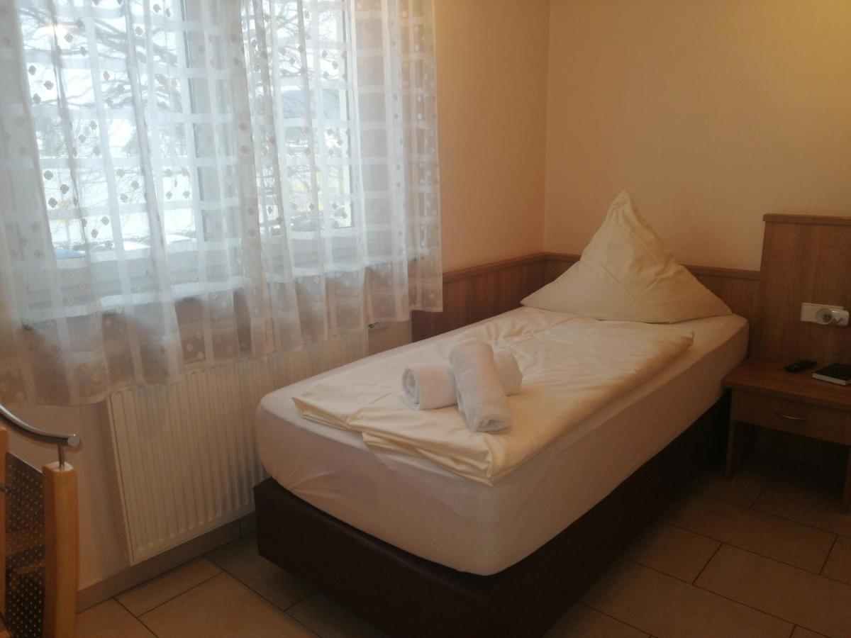 Hotel-Restaurant Zum Baeumle Süßen Dış mekan fotoğraf
