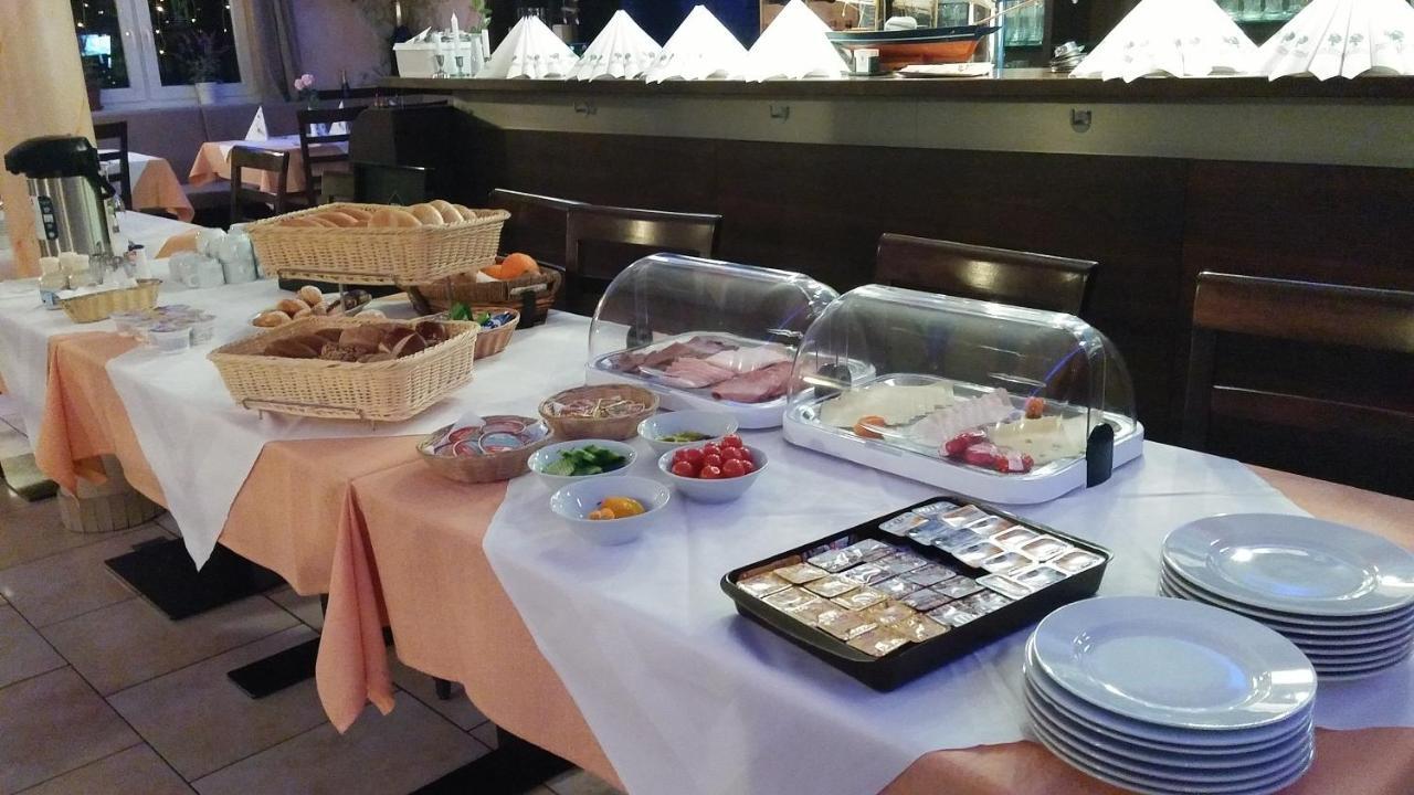 Hotel-Restaurant Zum Baeumle Süßen Dış mekan fotoğraf