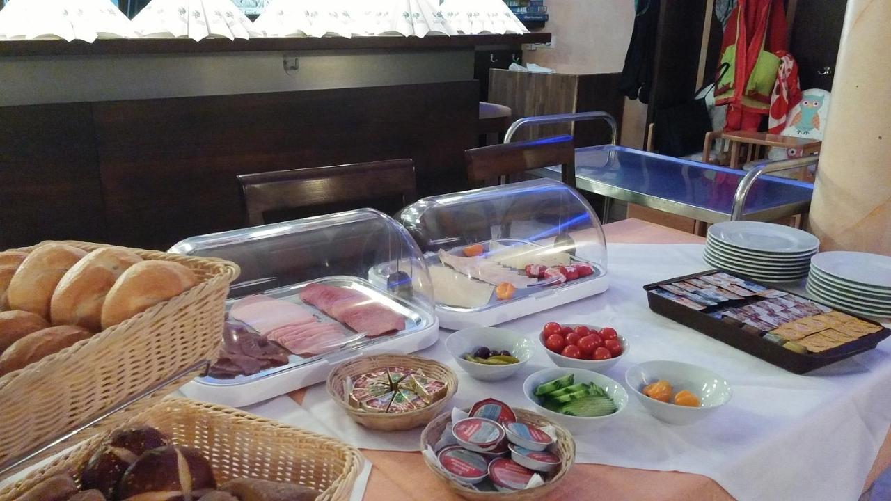 Hotel-Restaurant Zum Baeumle Süßen Dış mekan fotoğraf